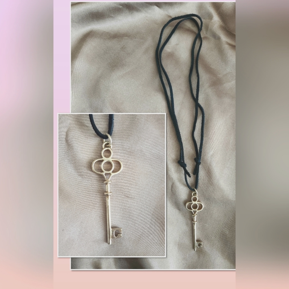 Silver Key Pendant Necklace